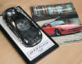 Dieser Porsche 911 (992) GT3 mit Touring- Paket in 1:18 ist ein „One-off“-Modell, das Porsche ab Werk an ganz besondere Kunden ausliefert