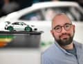 Maik Grützmacher hat es der aktuelle GT3 RS angetan, im Hintergrund ist hier der Bürzel- Carrera im Museum zu erkennen