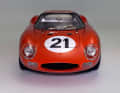 Die Frontansicht des 250 LM in der Siegerversion von Le Mans 1965 lässt die schlüssigen Proportionen des ersten Handmusters erkennen. Auch hier ist der Le-Mans-Sieger zu sehen. ] Foto: Martisan