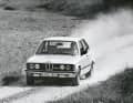 Der BMW 323i war bei der Baureihe E21, dem ersten Dreier, das Sportmodell und besaß einen Sechszylinder mit 143 PS