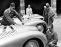 Der speziell geformte Roadster des BMW 328 im Bügelfalten-Design ging 1940 bei der Mille Miglia an den Start