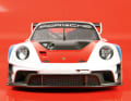 Karbonteile und Dekoration des besonderen GT3 R gehören zu den Stärken der 1:18-Miniatur von Porsche Lifestyle