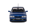 In der Frontansicht wirkt der Renault R 21 Turbo auch in 1:18 noch dezent. Das Überholimage hält sich beim Turbo-Gesicht in Grenzen. ] Foto: Werk