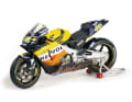 Mit exzellenten Modellen hat Minichamps die Geschichte des Rennfahrers Valentino Rossi nachgezeichnet. Hier die Honda RC211V des Champ von 2002 als Dirty-Version in 1:12, eine 2025er-News ] Foto: Minichamps