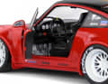 Der Red Sakura in 1:18 kann auch mit Interieurdetails glänzen