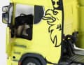 Sehr viel Wert legt NZG bei seinen Truck-Modellen in der Bburago-Baugröße auch auf die Darstellung der passenden Interieurs ] Foto: Werk