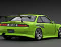 In der Heckansicht des Vertex-Coupés dominiert auch in 1:18 eindeutig der riesige Heckflügel dieser speziellen Nissan Silvia