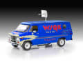 Der Chevy-Van der Helden aus der TV-Serie "Stranger Things" dient in Staffel 5 als mobile Einsatzzentrale für die Ermittlungen ] Foto: Revell