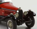 Die Finessen an der Fahrzeugfront des Klassikers aus Molsheim unterstreichen das hohe Niveau der Handarbeitsminiatur aus Italien ] Foto: Autopioneer