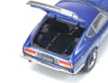 Selbst im Kofferraum inszeniert Kyosho gekonnt Details wie die Verzurrgurte beim Nissan 240 Z in 1:18 ] Foto: Werk