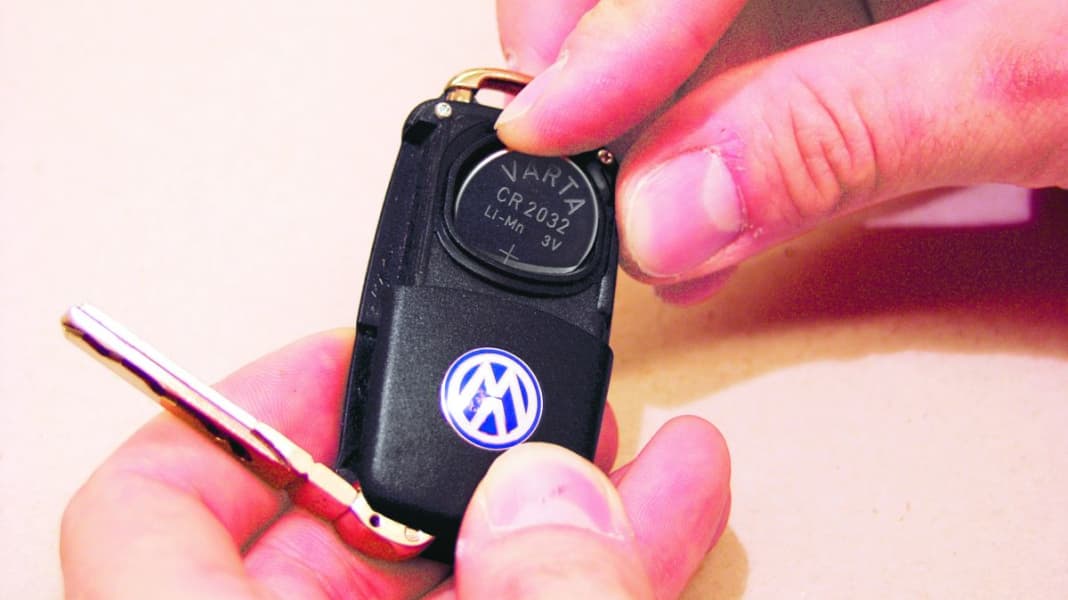 Quickservice: VW Funkschlüssel - Batterie des Funkfernbedienungsschlüssels ersetzen