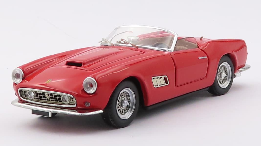 Art Model bringt Ferrari 250 California LWB in 1:43 in gleich zwei Versionen
