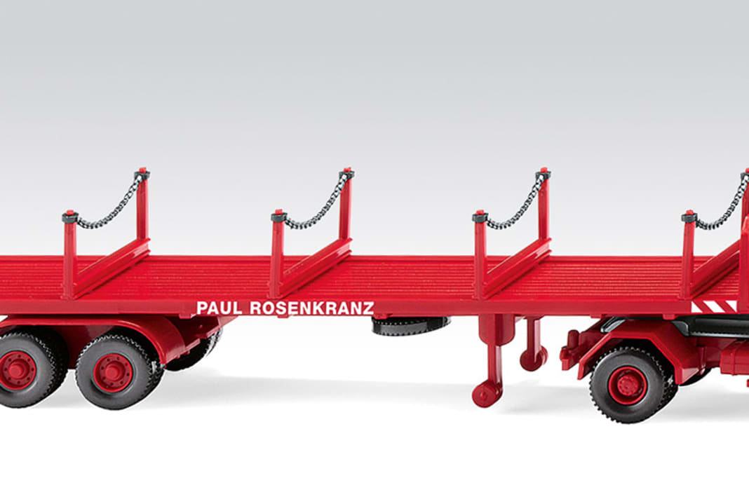 „Länge läuft“ gilt auf jeden Fall beim Wiking Faun-Rungensattelzug in roter „Paul Rosenkranz“- Dekoration für die Baugröße 1:87
