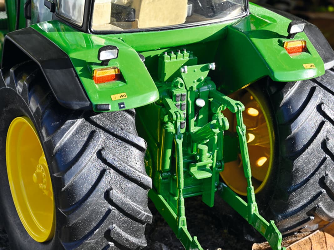 John-Deere-Duo von Schuco in 1:32 & 1:18 - Oh my Deere!