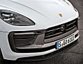 In Achatgraumetallic lackierte Karosserieelemente verraten das neue Touring-Modell des kleinen Porsche-SUV