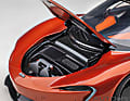 In Sachen auf die Spitze getriebene Aerodynamik geht auch das 1:18-Modell des McLaren Speedtail sehr gekonnt ins Detail