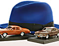 Der Hut von Kojak und sein Einsatzwagen Buick Century 455 gleich zweimal in 1:43