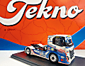 Tekno bringt seinen Racetruck auf Iveco- Basis als Resinemodell in 1:50 gleich in zwei verschiedenen Varianten auf den Markt