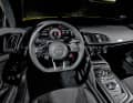 So geht Supersportler: Die R8-Anzeigen sind im Audi Virtual Cockpit konzentriert, stilprägend eingerahmt von einem Monoposto