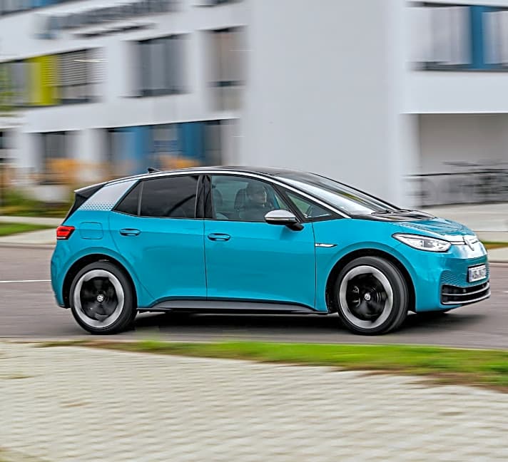   In der Seitenansicht wirkt der Volkswagen ID.3 am futuristischsten.