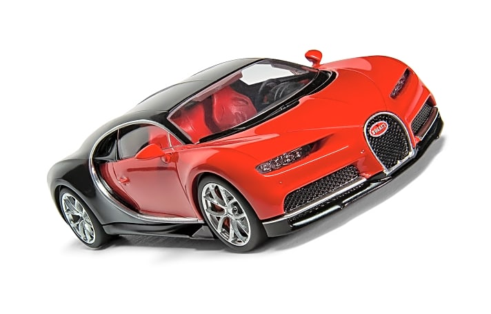Ein Supersportwagen bleibt selten allein: Airfix bringt neben dem Huayra von Pagani auch noch den Bugatti Veyron als Plastikbausatz in der Baugröße 1:43 auf den Markt ]