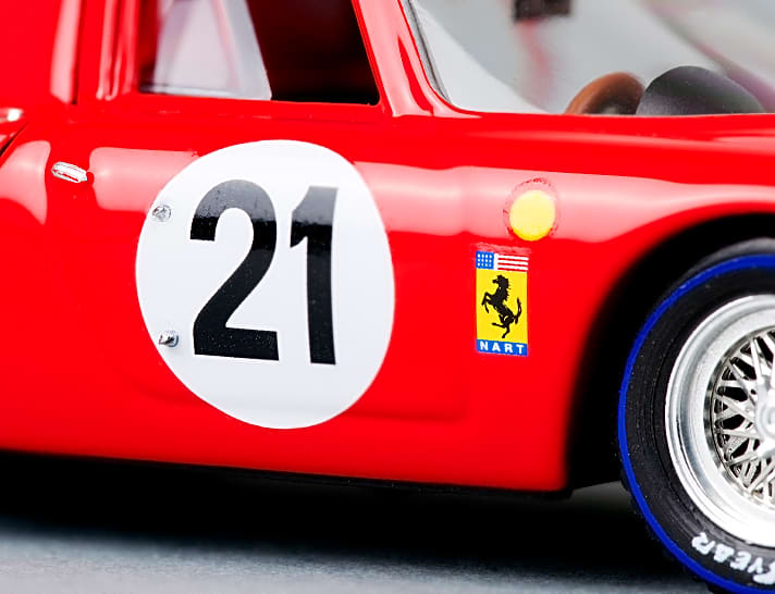 Mit dem Original wurde Jochen Rindt 1965 Gesamtsieger bei den 24 Stunden von Le Mans. MODELL FAHRZEUG zeigt das passende 1:43-Modell zu diesem Triumph |: