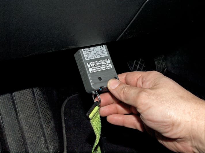   04.
 	Mittels VAS-Adapter 5054 oder 6154 Fahrzeug mit einem Volkswagen-Diagnosesystem verbinden