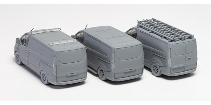 Interessantes fördern die Heckansichten der Transit-Prototypen zutage: Corgi plant hier mit zwei Hecktüren, die in der Mitte geteilt sind, oder mit einer Heckklappe bei seinem  Ford-Lieferwagen.]