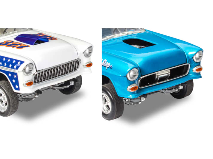 Schon die beiden unterschiedlichen Chevy-Nasen zeigen, welcher Varianten-Reichtum sich in dem Revell-Bausatz des ‘55 Chevrolet Bel Air verbirgt. Sogar zwei verschiedene Felgen gibt es als Extra.]Foto: Werk