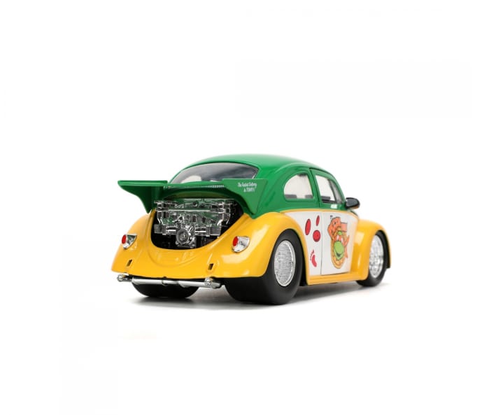 Die Hinterreifen des Volkswagen Käfer haben Dragster-Format und die Leistung des verchromten Boxermotors unter dem Heckflügel wahrscheinlich auch. Der ist schneller als jede Schildkröte.]