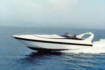 ​Vom kompakten Sportboot zur „Villa auf dem Meer“