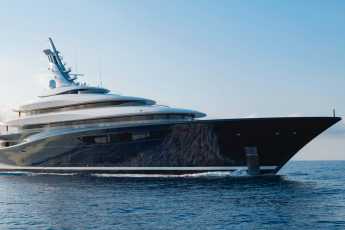 Die 119-Meter-Yacht mit Naturkino im Kiel