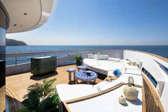 A Stopover on the Sirena 118