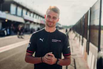 Nico Müller rückt ins Porsche-Werksteam auf