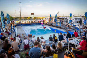 Marius Gerlach from Munich wins the Citywave SURF JAM