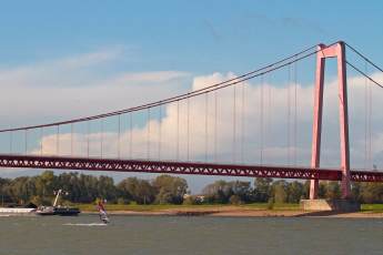 Surfen auf dem Rhein