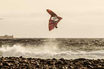 Wind at last! – Philip Köster and Daida Moreno win at Pozo
