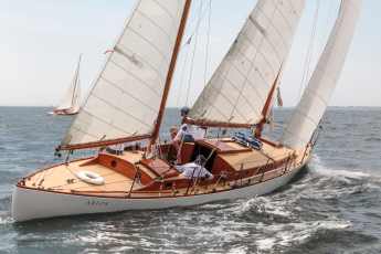 Die erste aus GFK gebaute Yacht
