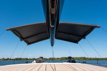 Inflatable bimini top without a frame