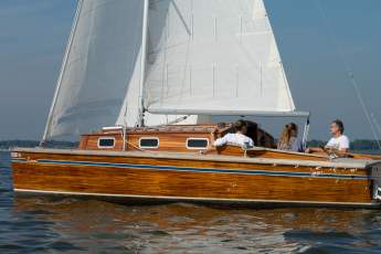 A 20er dinghy cruiser for families, cruising and trailer transport