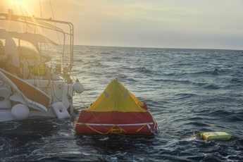 Diversi yacht si arenano in una baia molto frequentata dai velisti