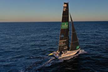 Burke et Fink - d'abord boot Düsseldorf, puis La Réunion