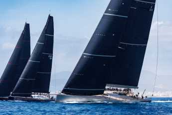 "Tilakkhana II" e "Rose" dominano la stagione inaugurale del Maxis