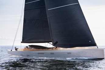 Un tipo diverso di viaggio lungo - un'arca di 100 piedi con cappuccio