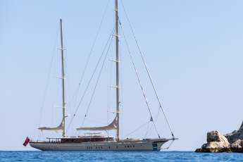 Viel Segelfläche und eine unendliche Eleganz - exclusive Bilder!