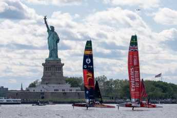 Non in pista senza gru - solo spettacolo a New York