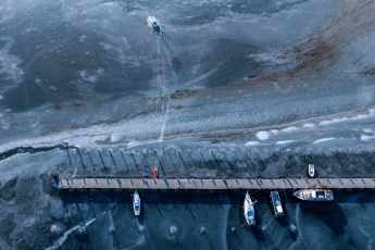 Photo tour through harbours, lakes and along the coasts