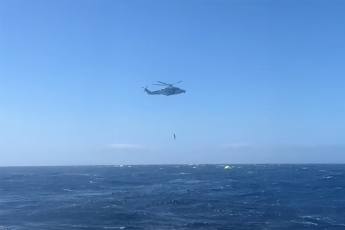 Segelyacht sinkt in fünf Minuten – Crew per Heli geborgen