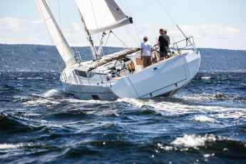 Vier neue Vertragspartner für UI-Team