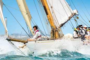 Gaffelkutter segelt nach Refit der Klassiker-Szene davon